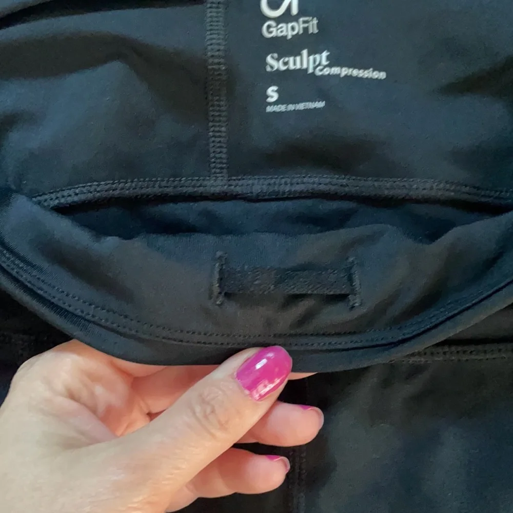 GAP waistband leggings brand
