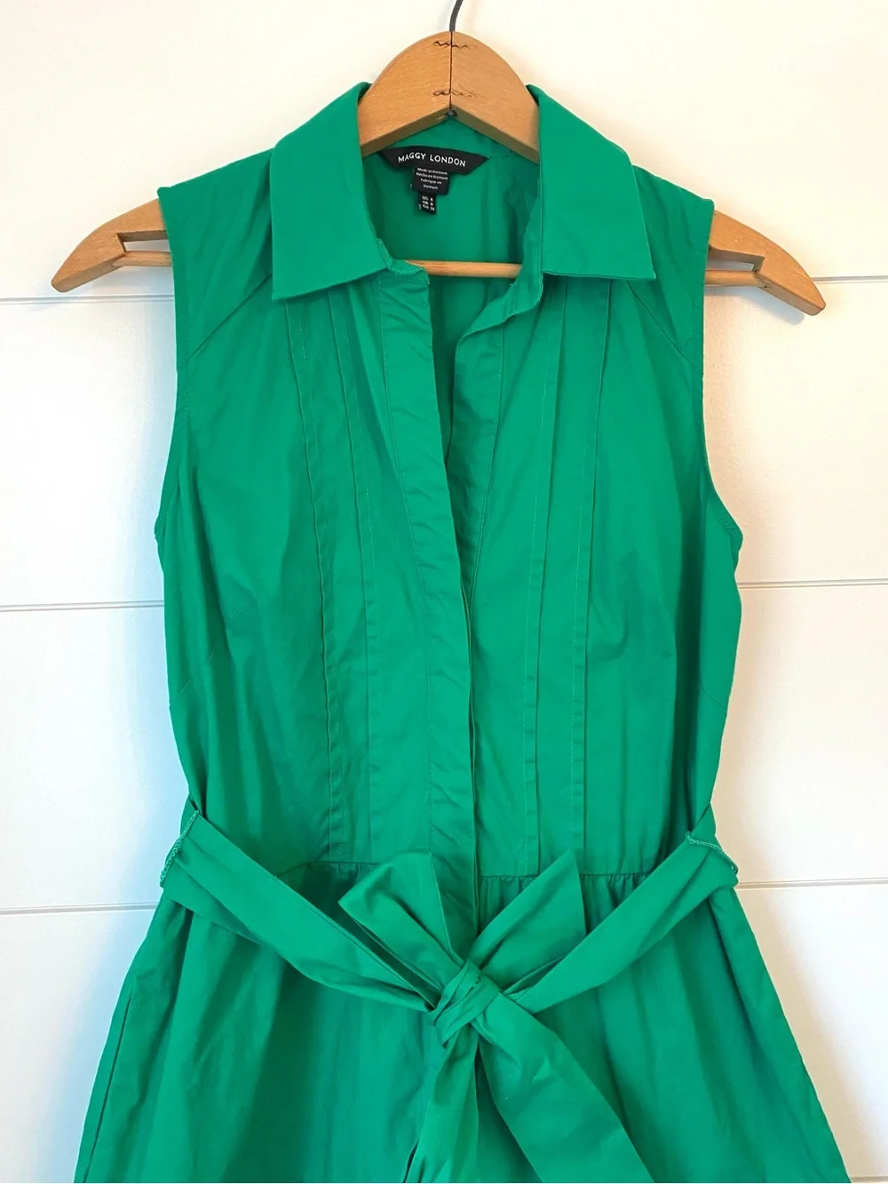 Maggy London bright emerald