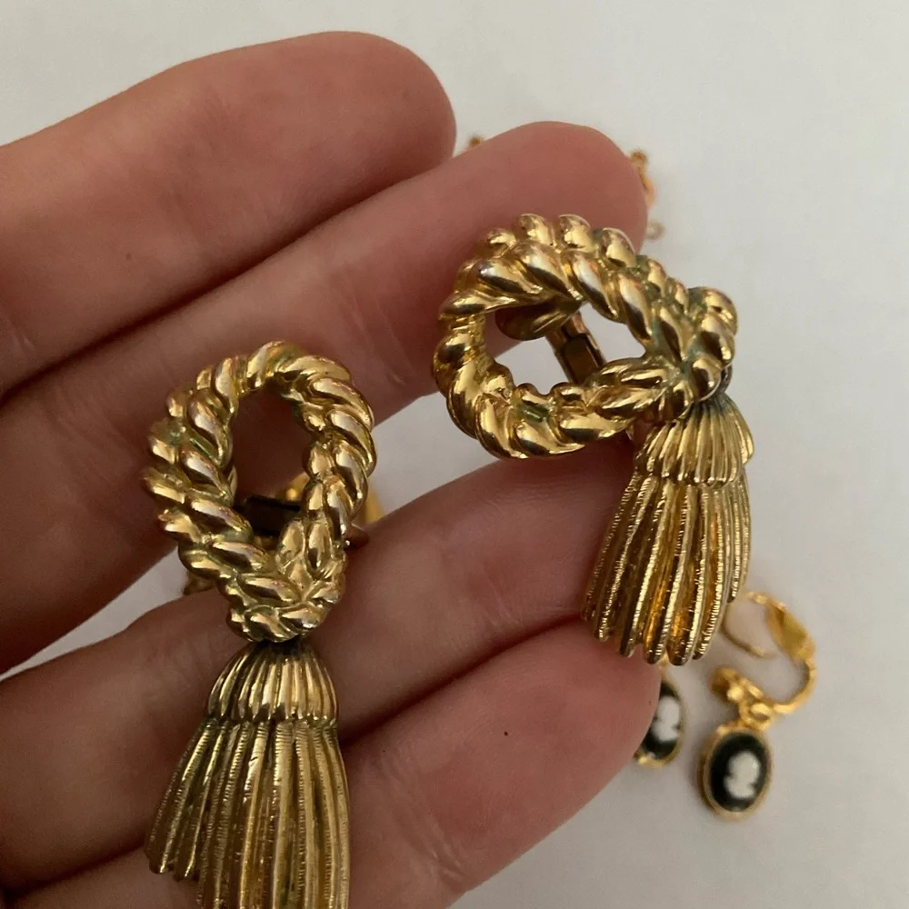 FOUR PAIRS OF‎ VINTAGE GOLD TONE CLIP ON EARRINGS