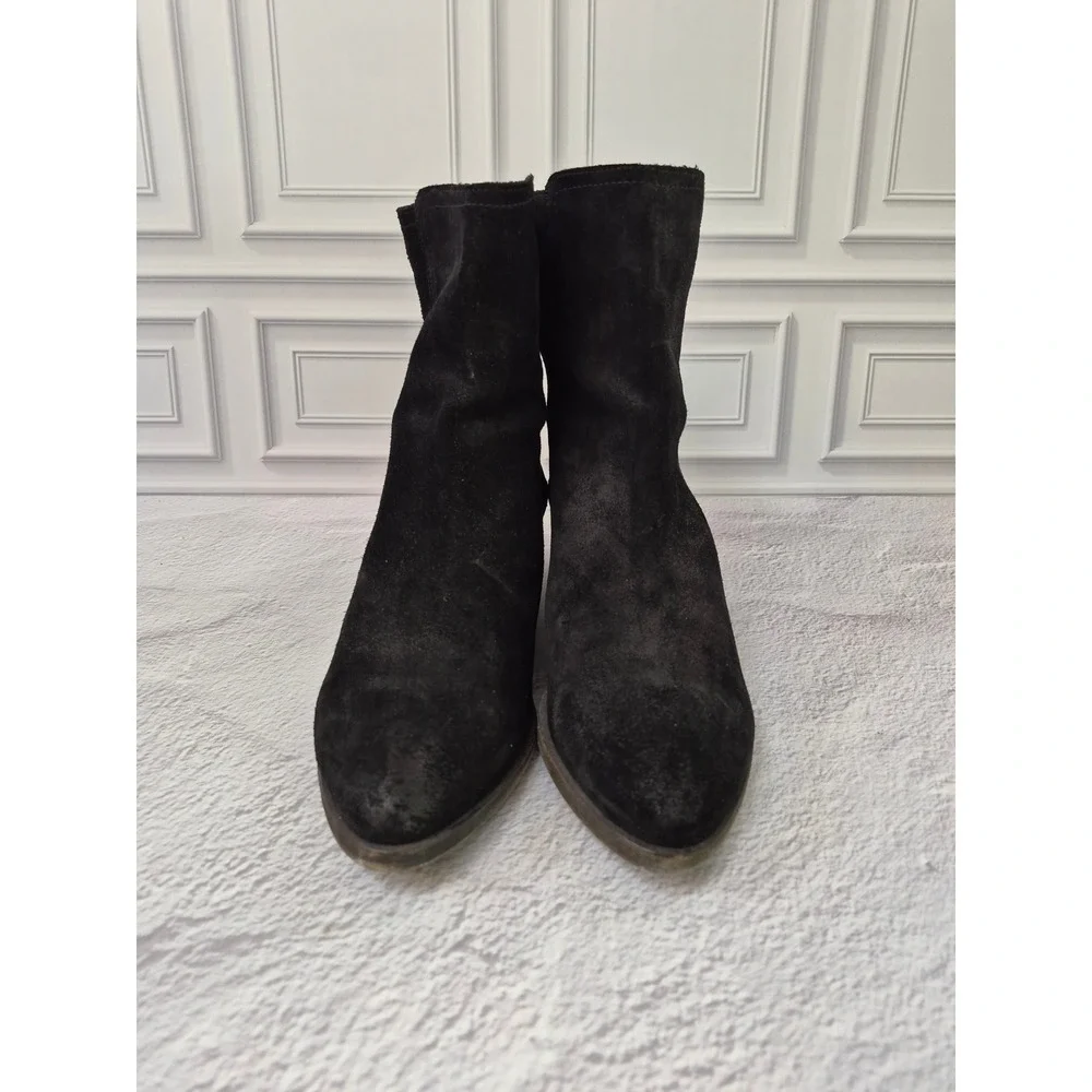 Frye versatile business features