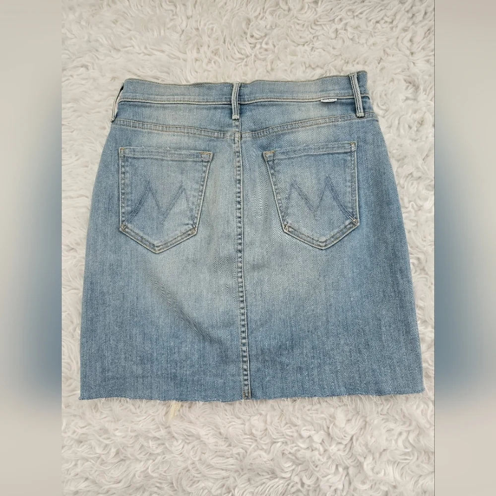 MOTHER The Sacred Mini Fray Skirt. Size 27. Good preowned condition.