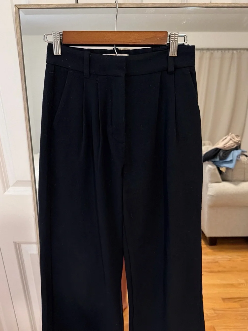 Abercrombie & Fitch versatile wide