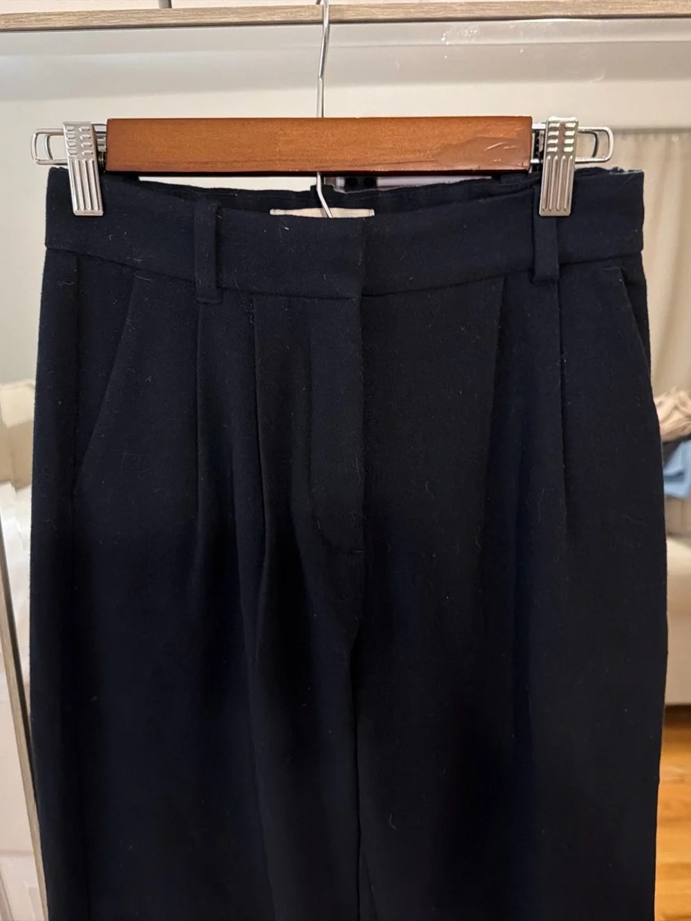 Abercrombie & Fitch versatile wide