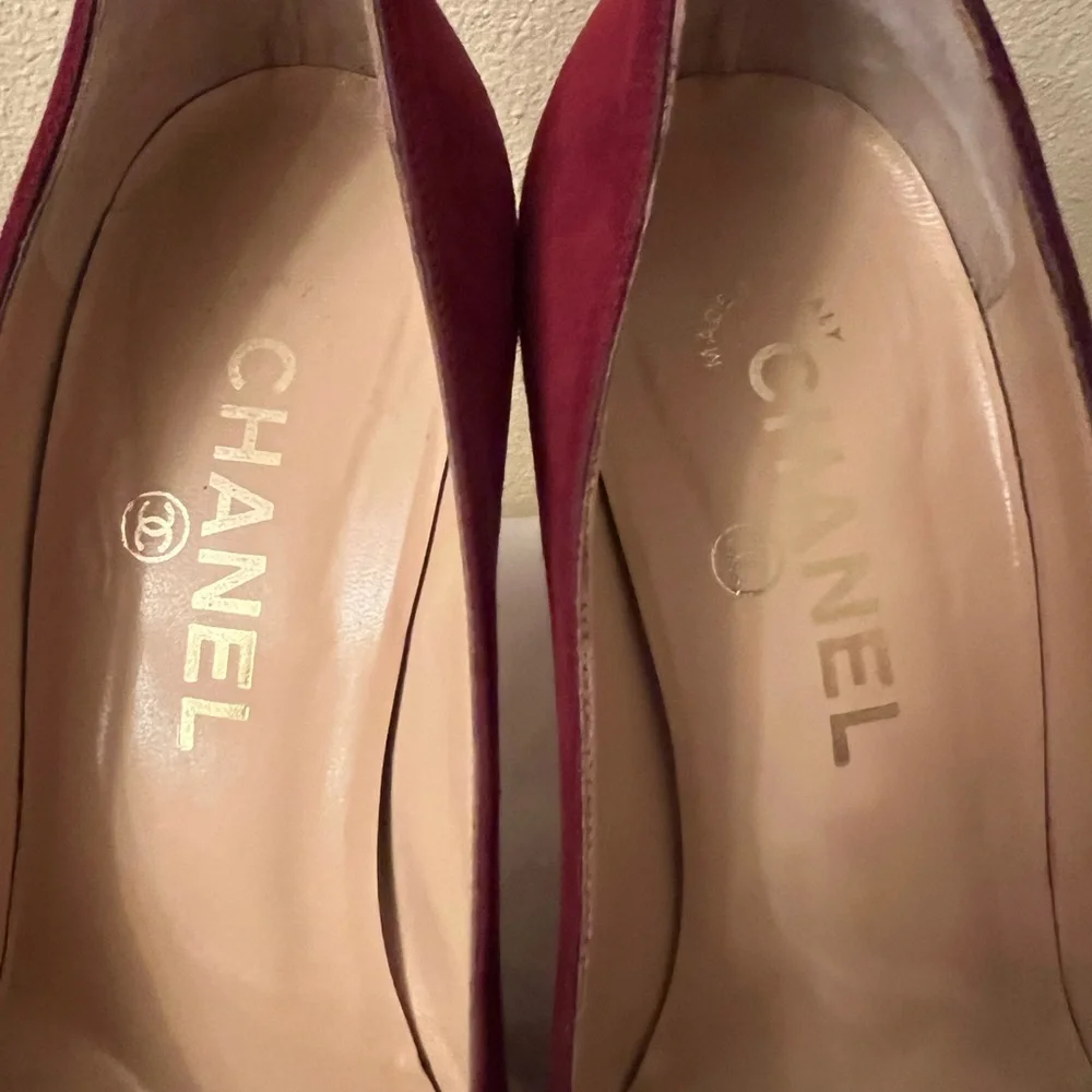 CHANEL Burgundy Suede Pointed-Toe Pumps