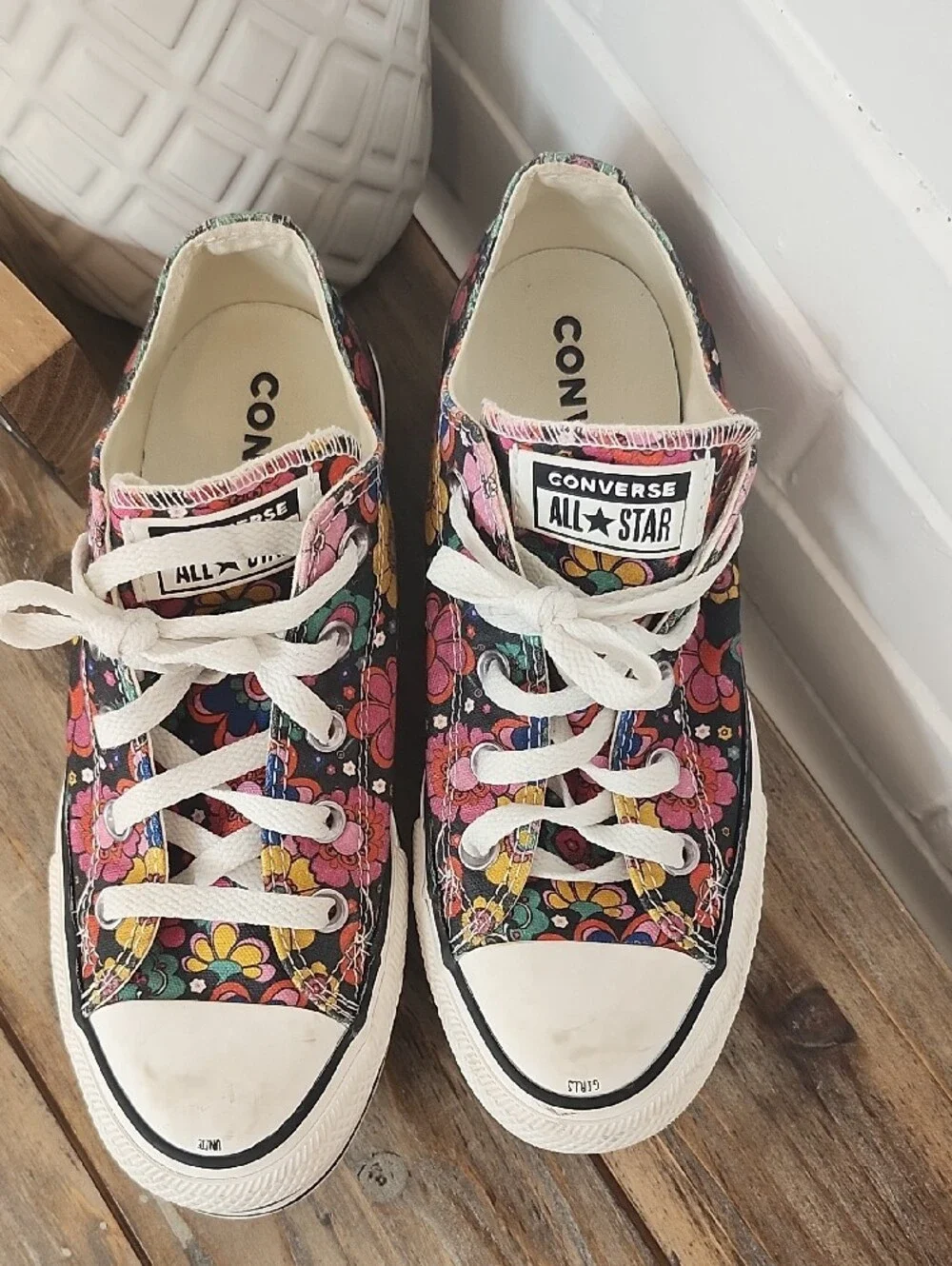 Converse vibrant add