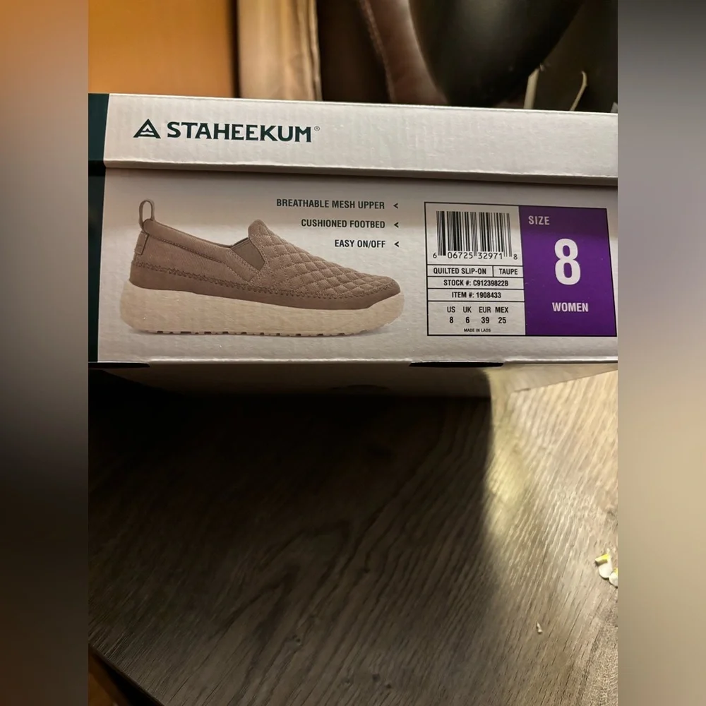 Staheekum easy women