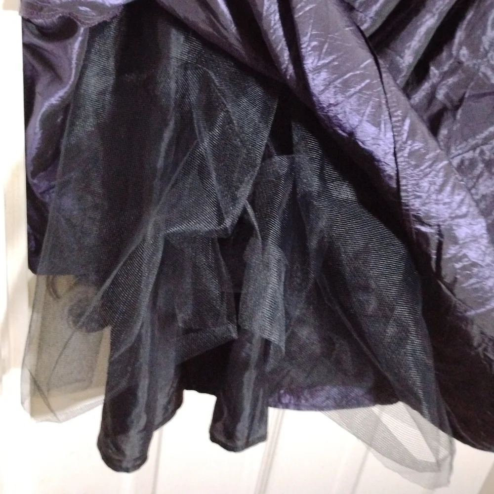 Vtg BCBG MAXAZRIA Shiny Purple Maxi Skirt Women's Size 8