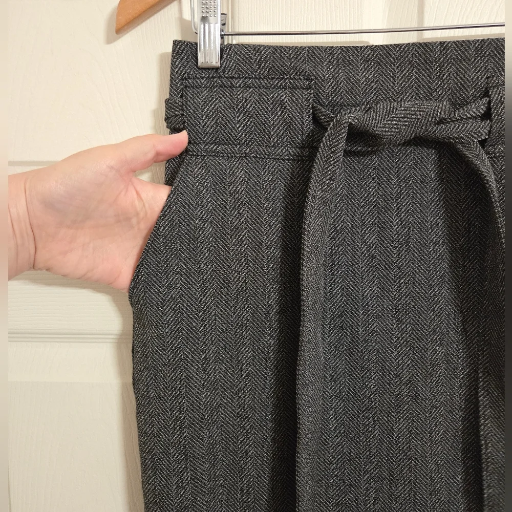 Banana Republic Gray Herringbone pencil skirt size 0