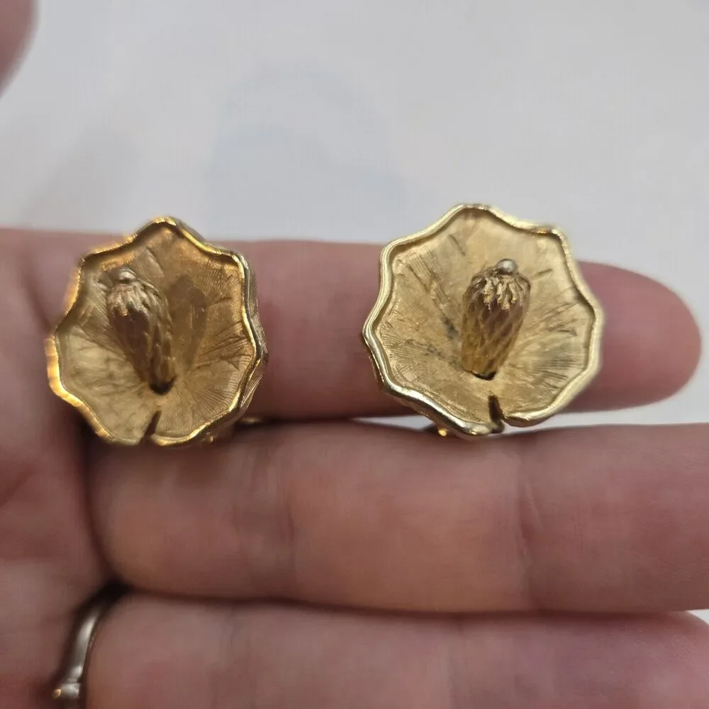 Vintage Exotic Lily Hibiscus Flower Earrings Clip On Tropical Gold Tone Unique