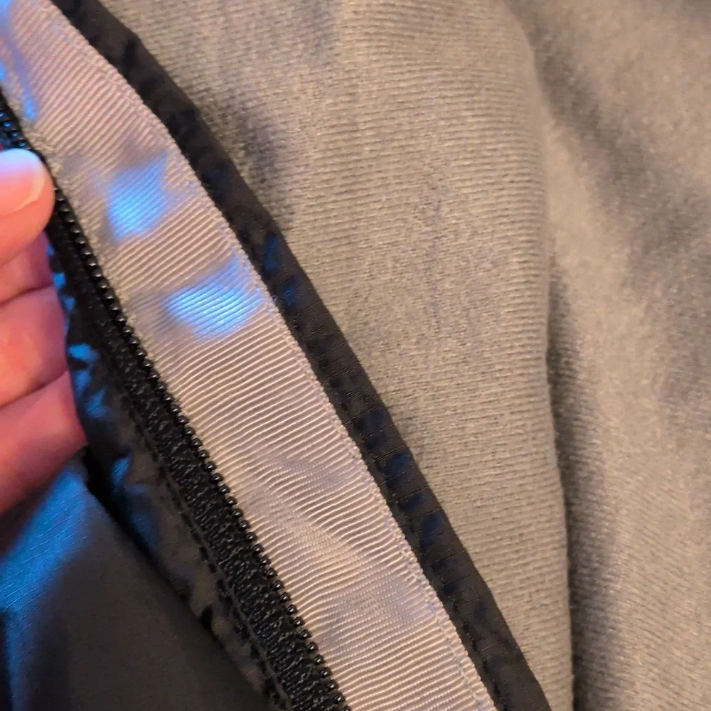 The North Face or hem