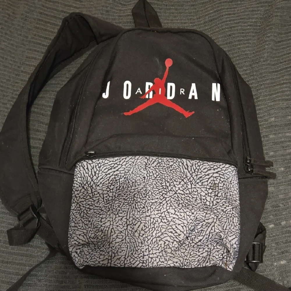 Jordan Black Backpack with Gray‎ Pattern
