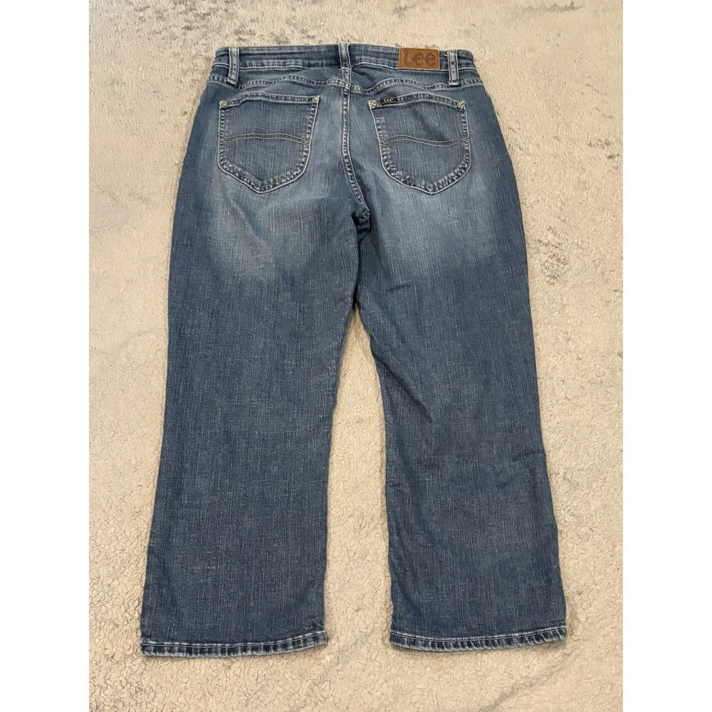 Lee Womens Mid Rise Capri Jeans Medium Wash Stretch Denim Size 8M 1CMRC03