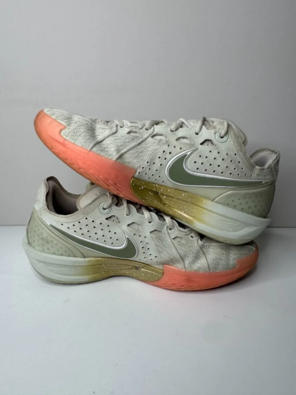 Nike Air Zoom GT Cut 3 Lace Up Sneakers Mens 10 EU44 White Pink Basketball Shoes