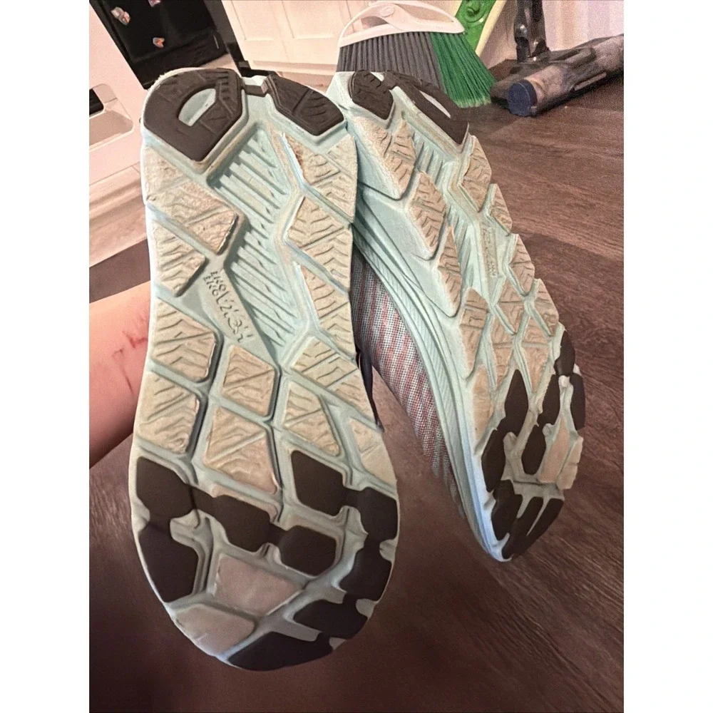 Hoka One One hoka one