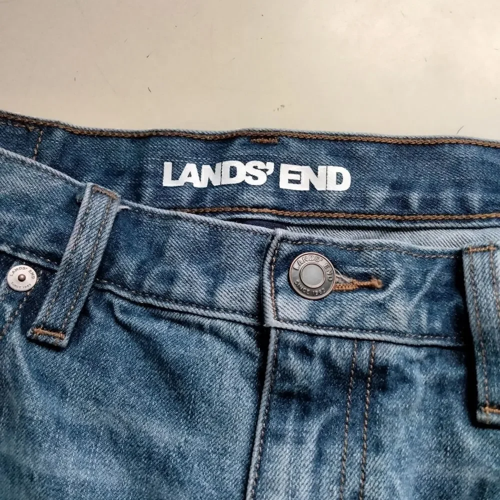 Lands End woman rise 💙
