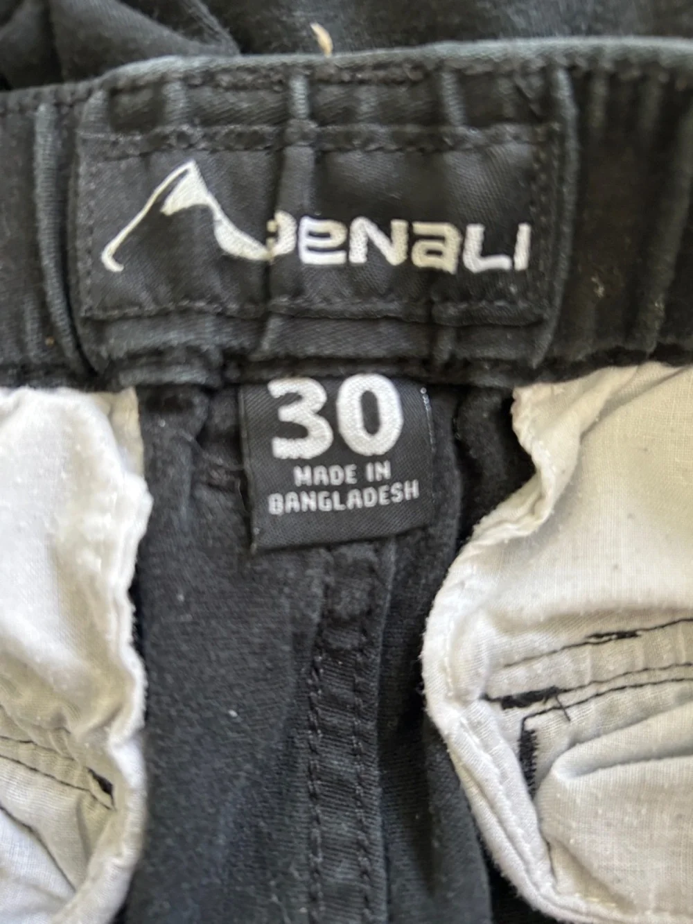 Denali black mostly cotton shorts with pockets size 30
