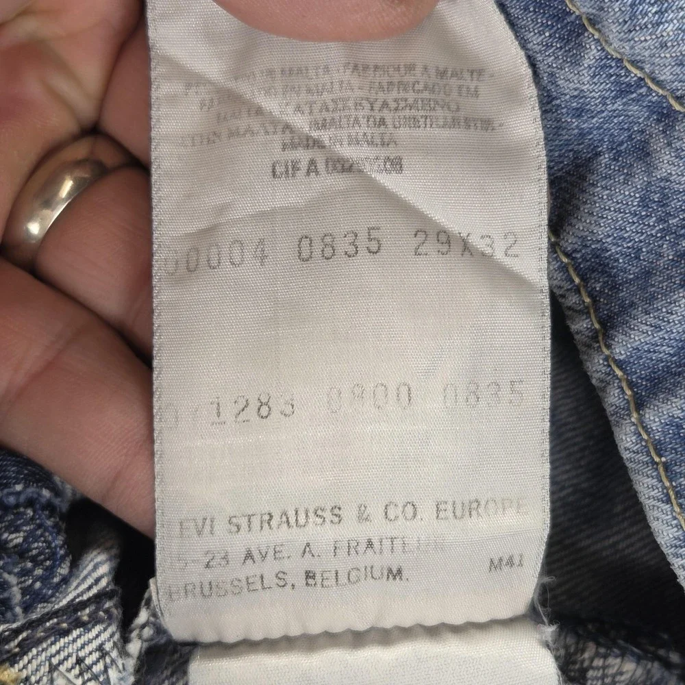 Levis 11798 important