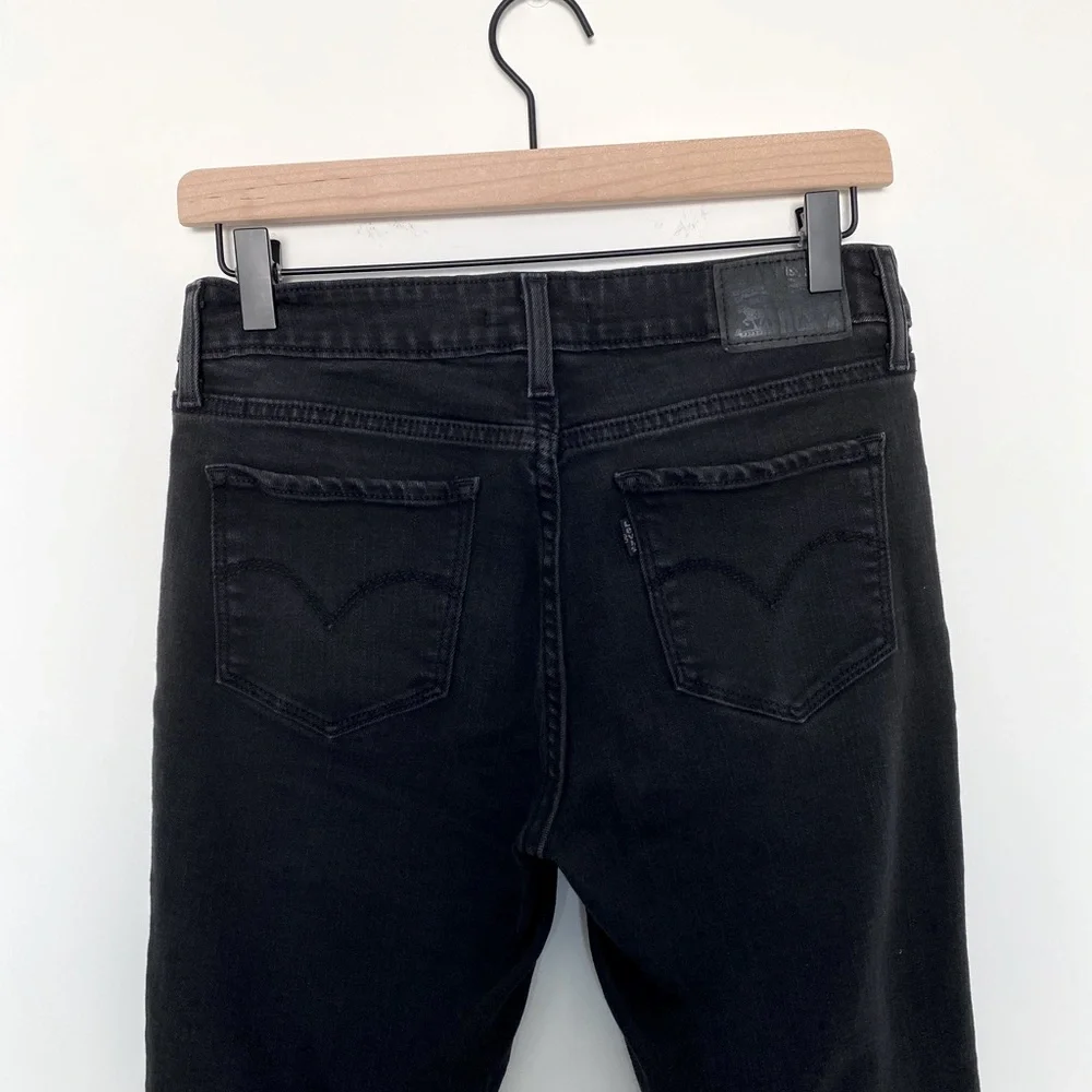 Levi’s black skinny 711 jeans