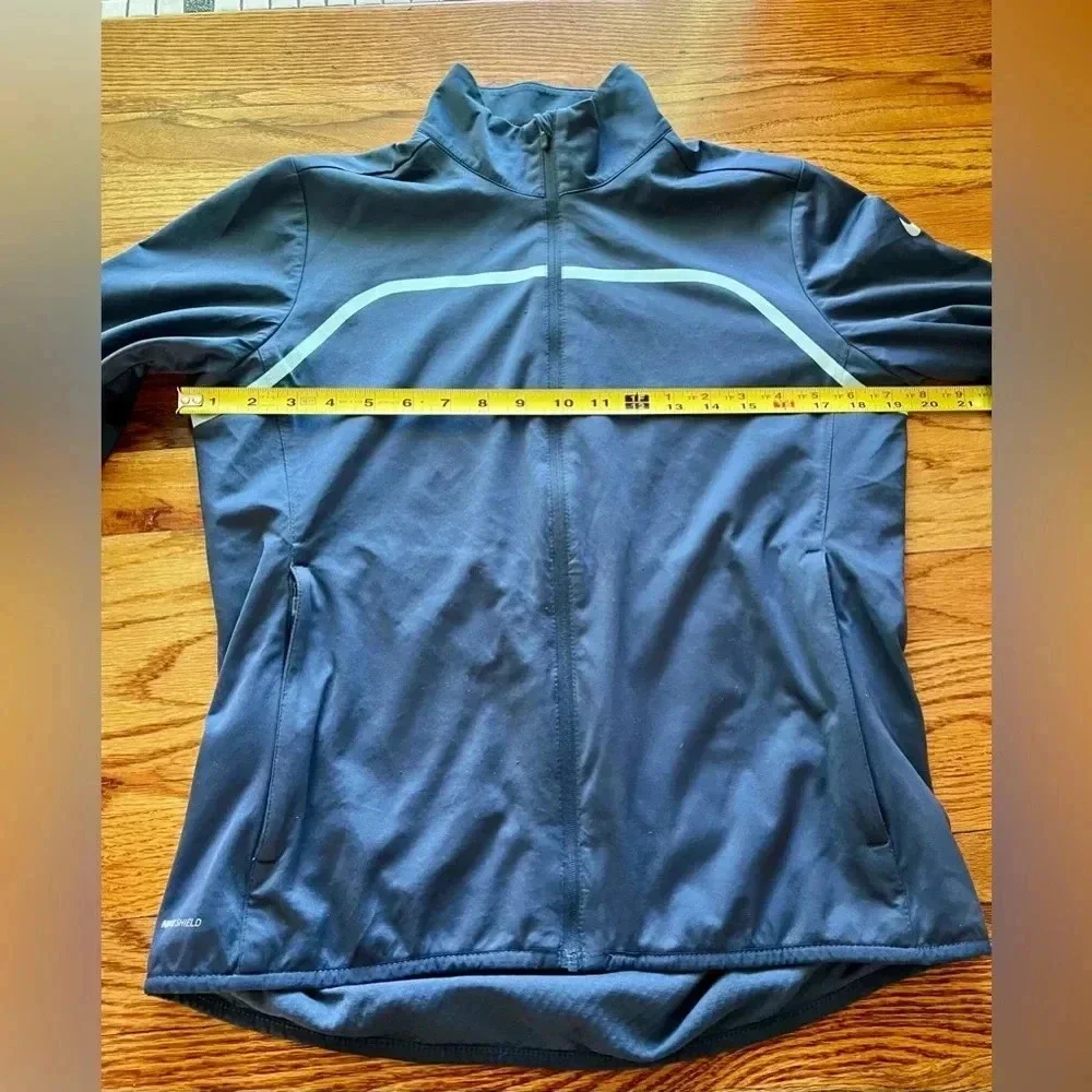 Nike women’s small