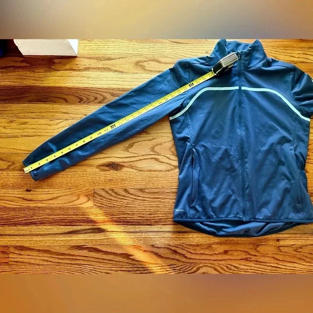 Nike women’s small