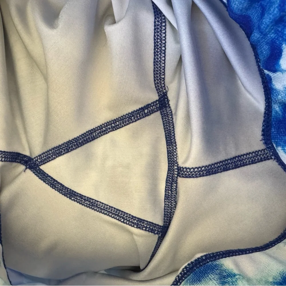 TEREZ Skys The Limit Capri 22” inseam Cloud Blue White Tie Dye Leggings Large
