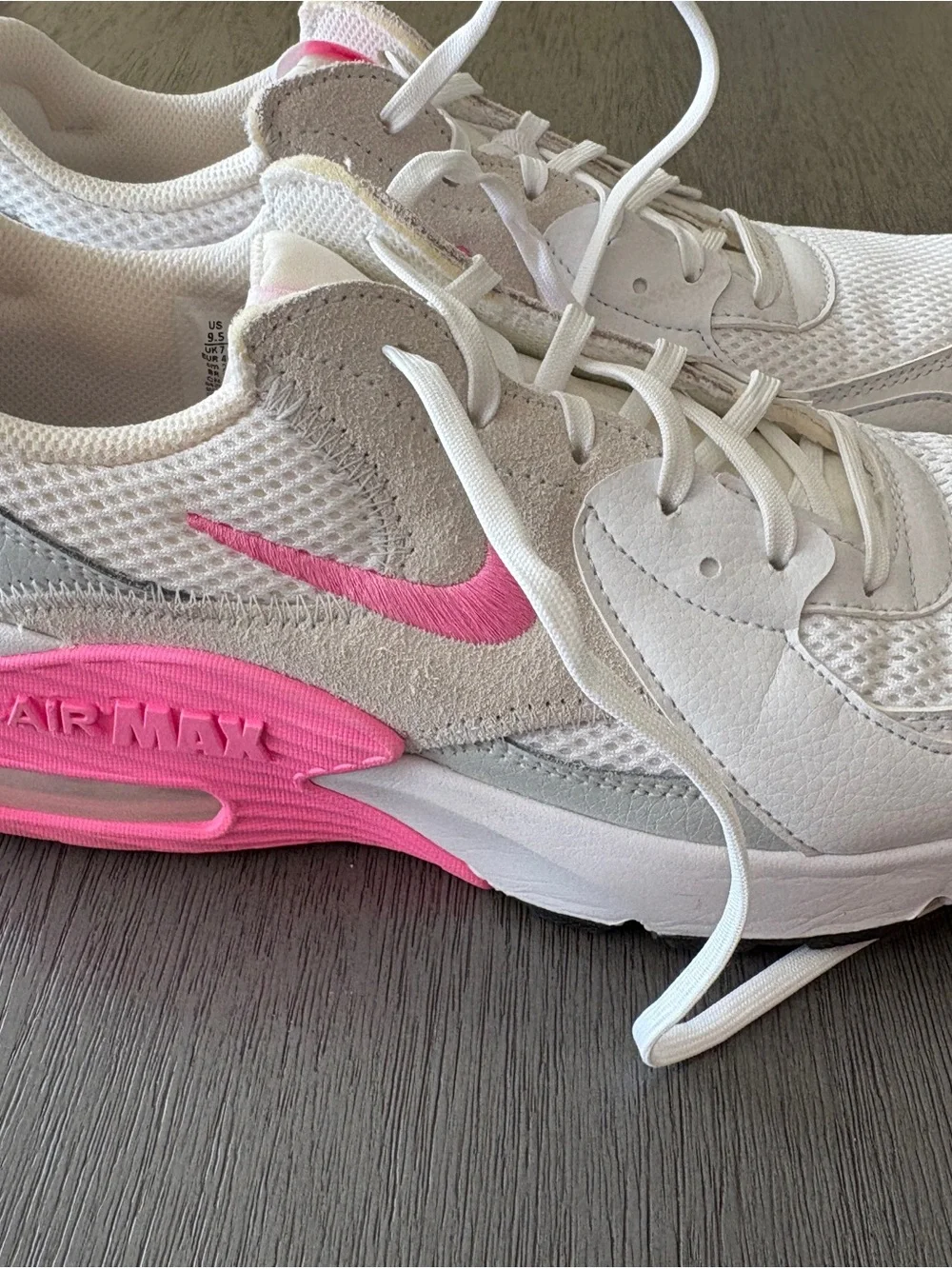 Nike lightweight sneakers
