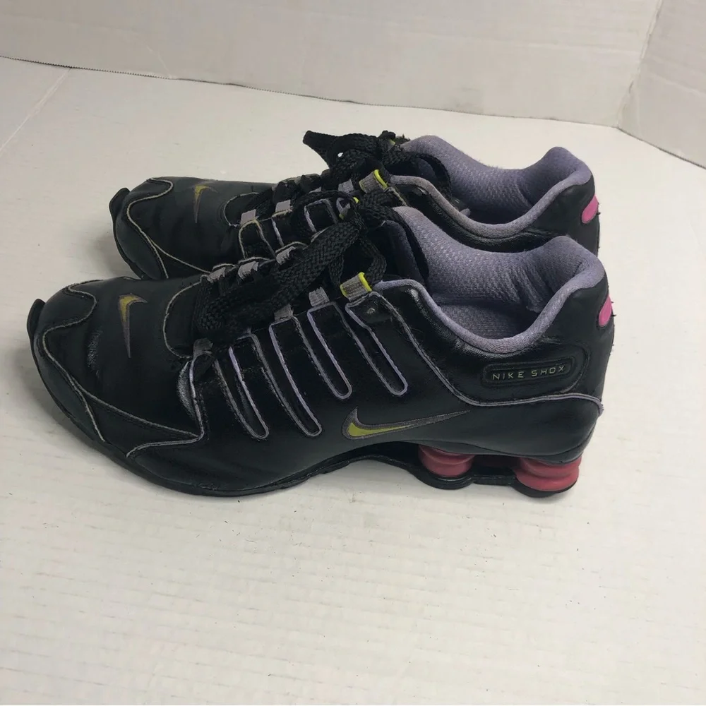 Nike Shox Sneakers Size 6.5Y fits Women 8.5 Black Pink Womens Youth Athletic