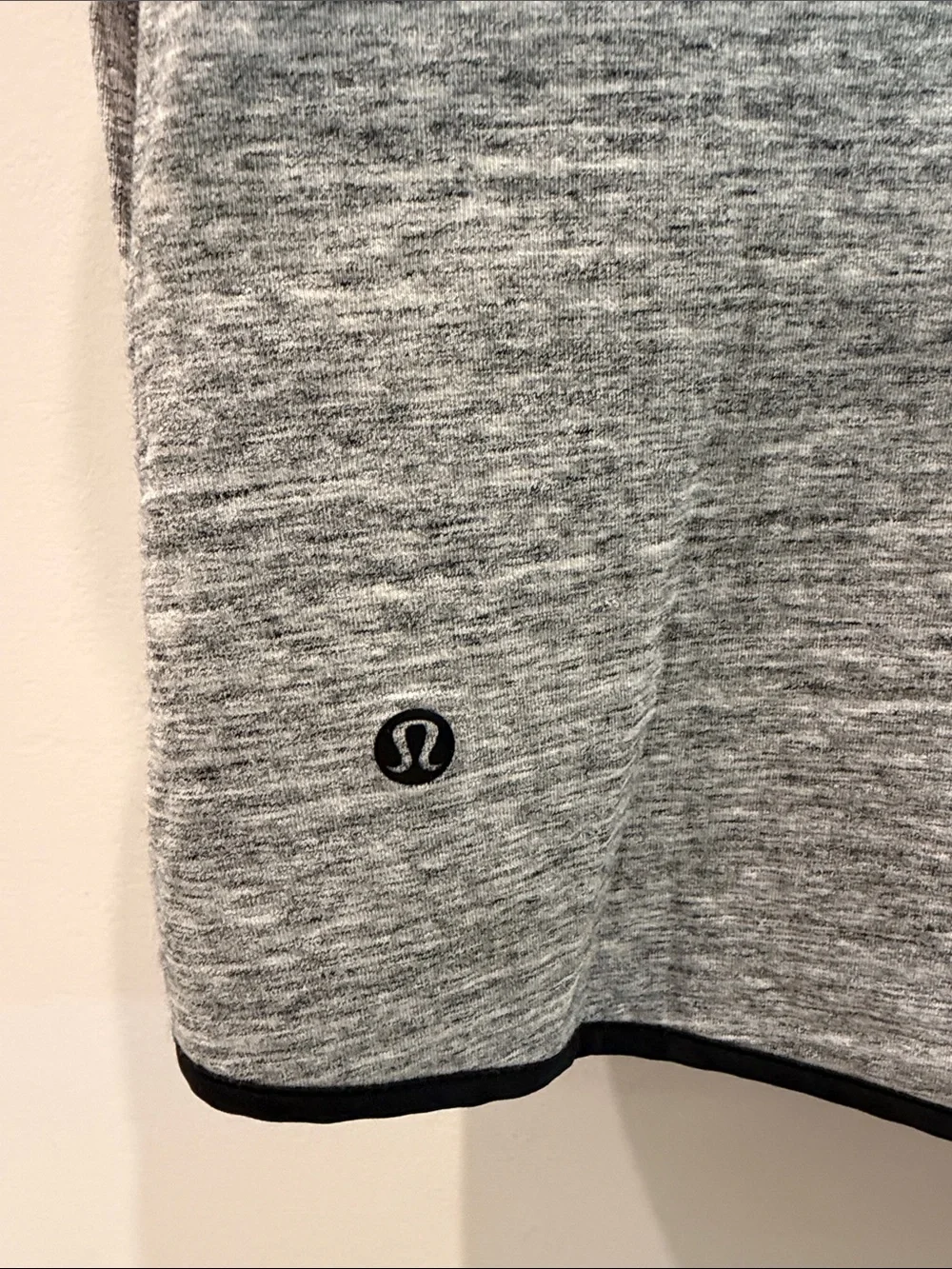 lululemon athletica sleeveless hooded