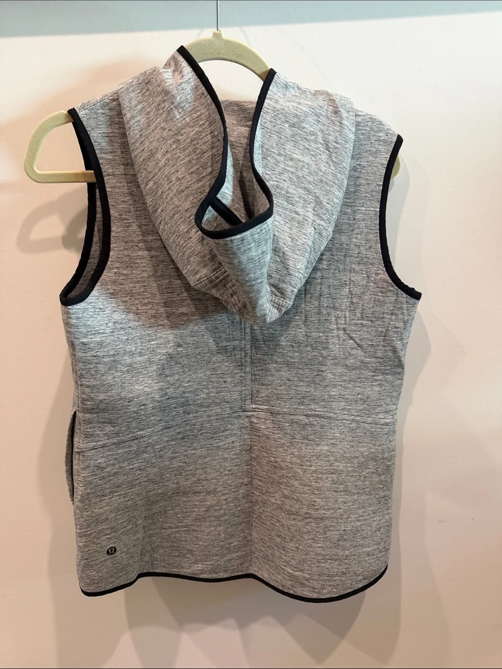 lululemon athletica sleeveless hooded