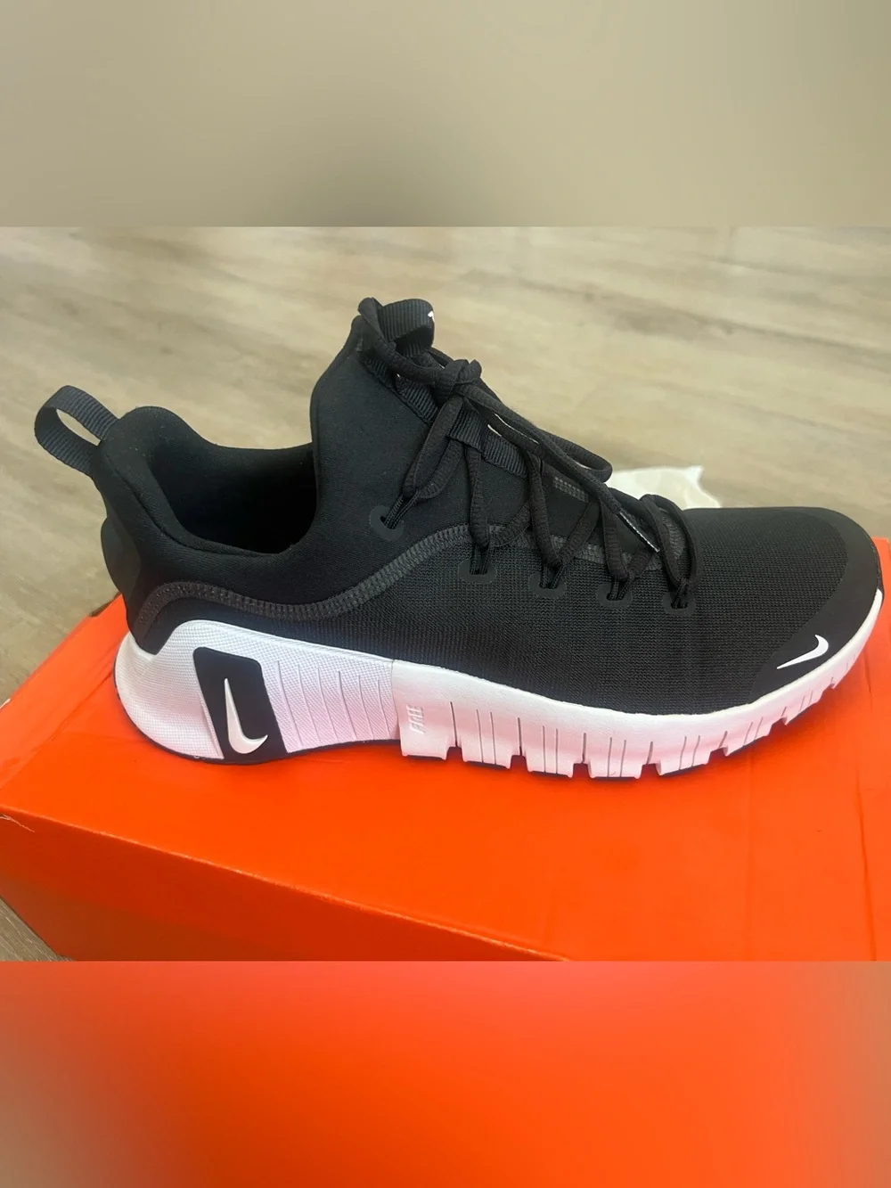 Women’s 11, Men’s 9. Nike Free Metcon 6 Black and White Lightweight trainer