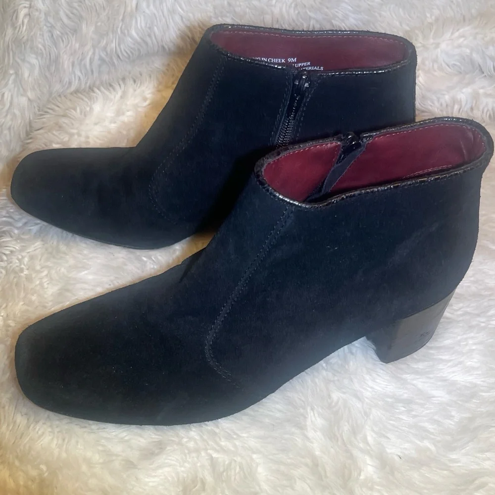 Poetic Licence women’s black ankle sue boots size 9