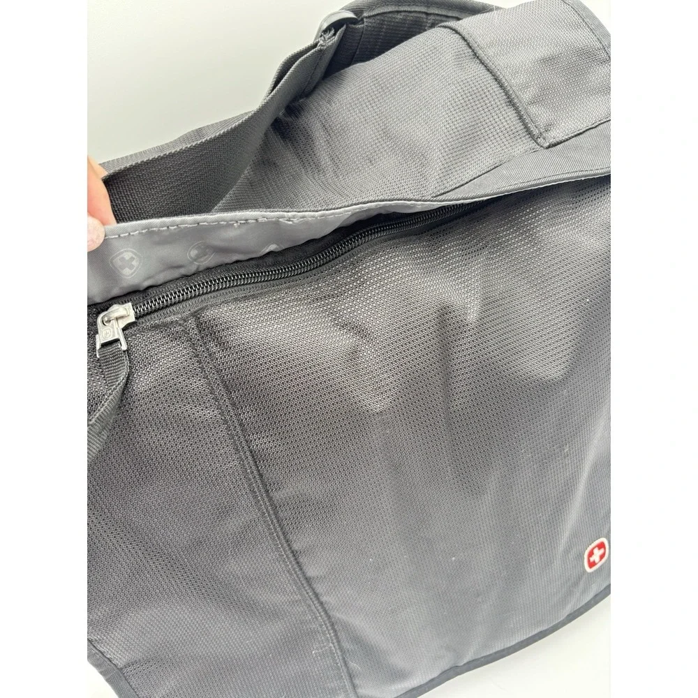 SwissGear Black Messenger Laptop Bag Shoulder Crossbody Travel Organizer Case