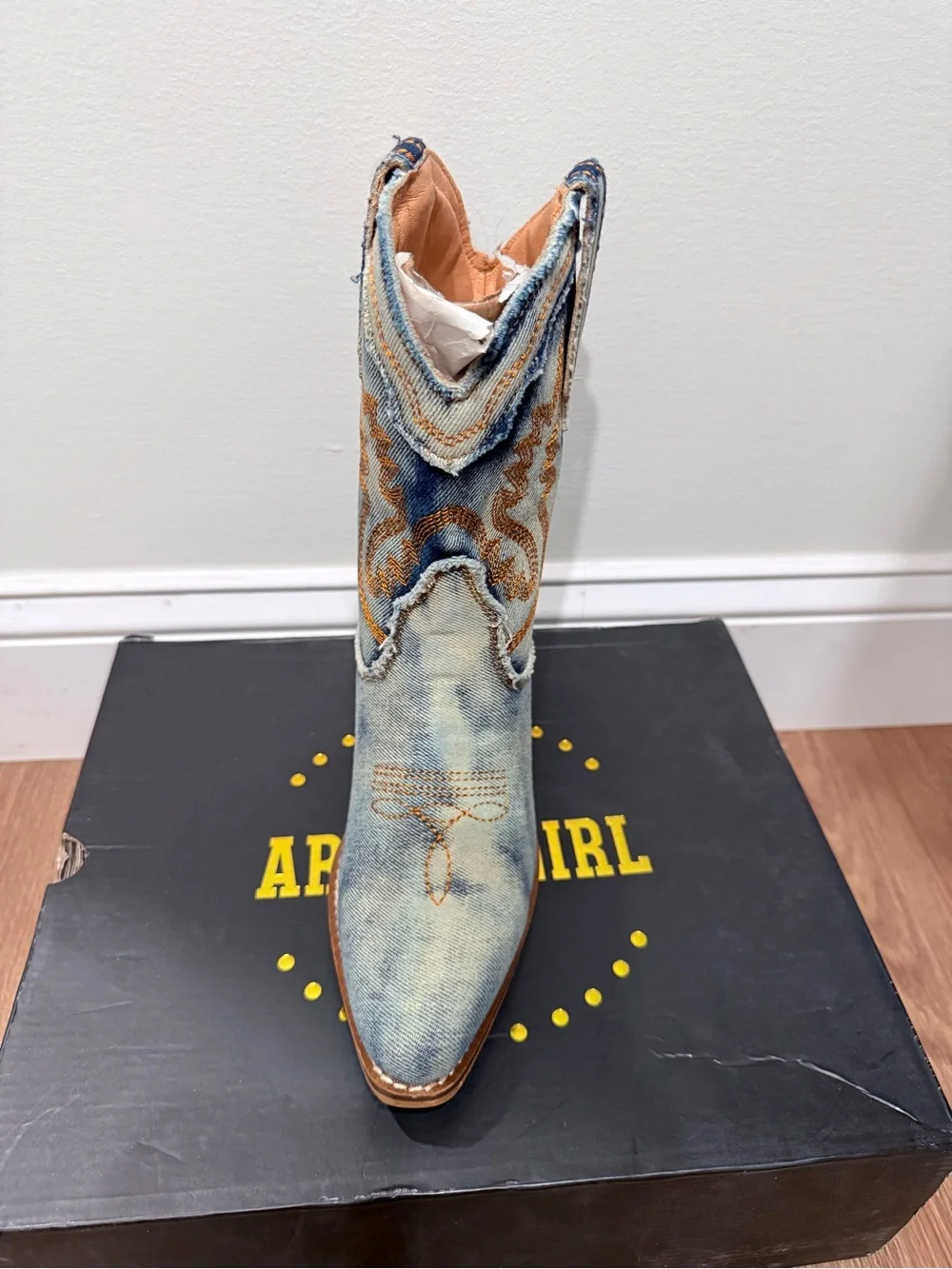 🔥NWT Arider Gurl Women’s Denim Embroidered Cowboy Boot Blue Size 6🔥