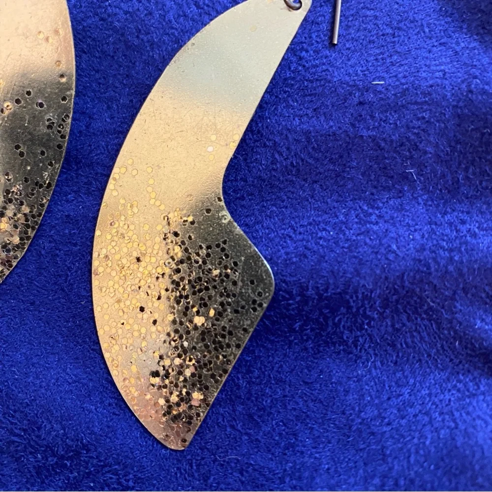 N/A gold tone