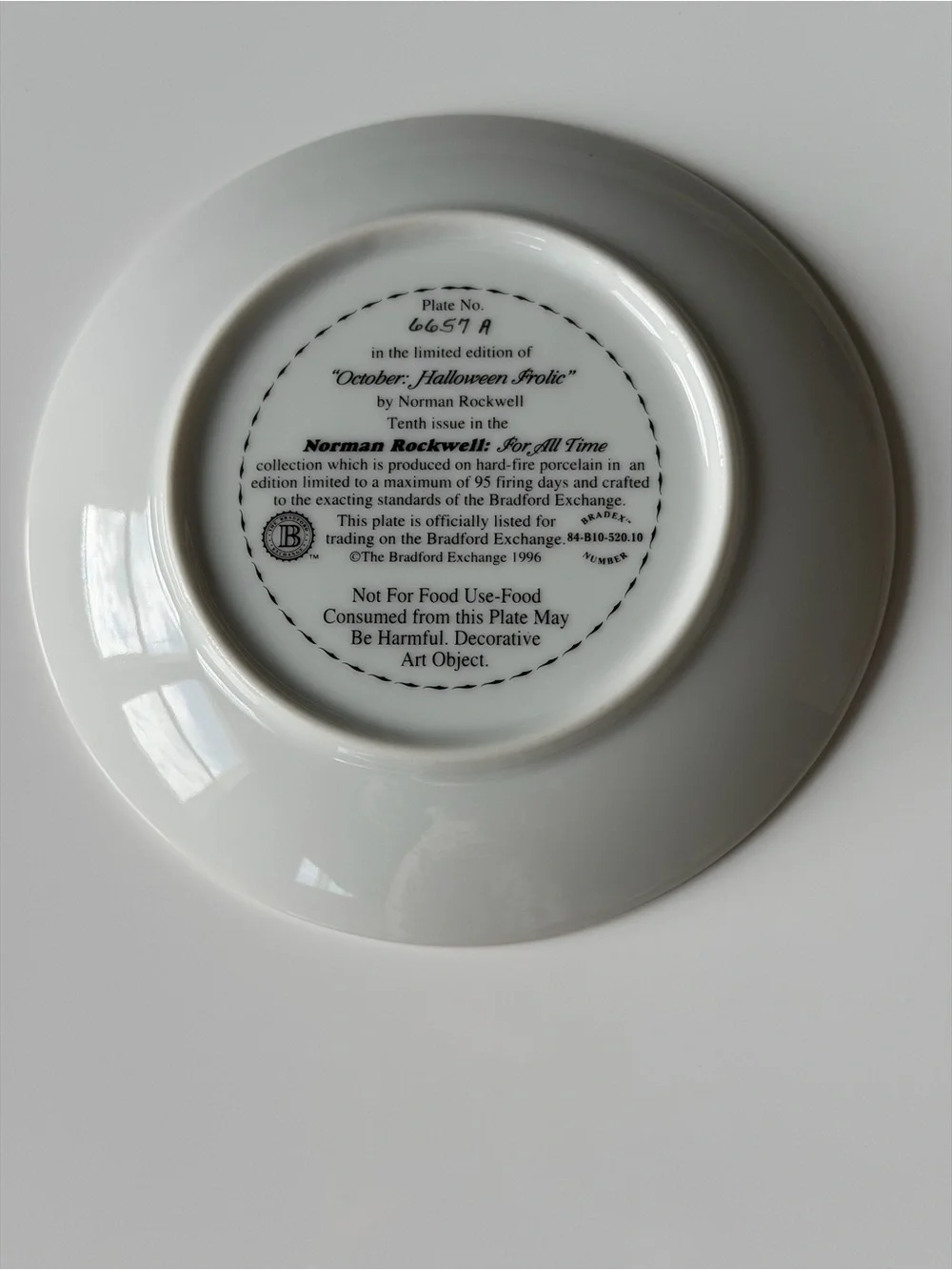 The Bradford Exchange saucer apples halloween