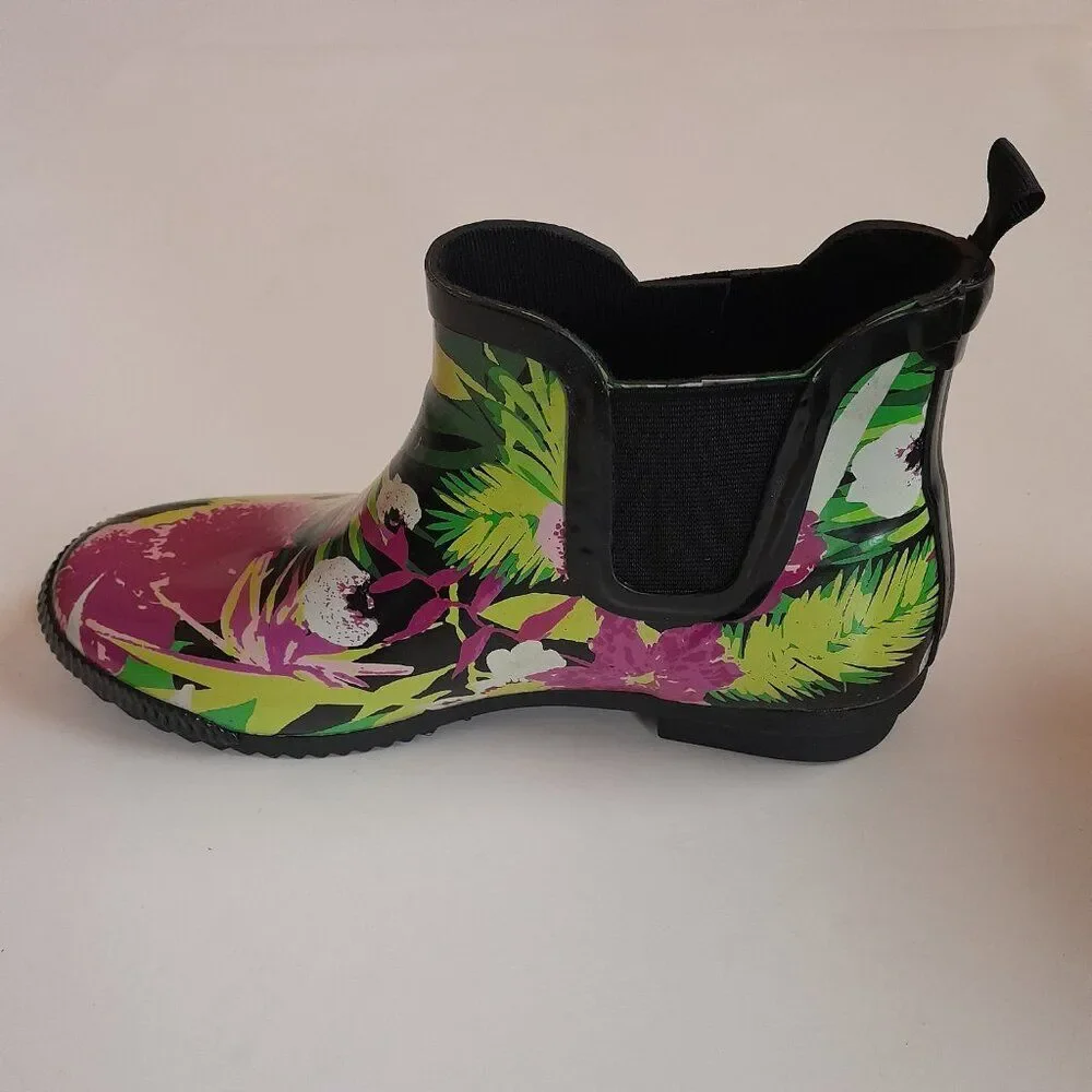 Cougar Women’s Multicolor Ankle High Rain Boot Size 8