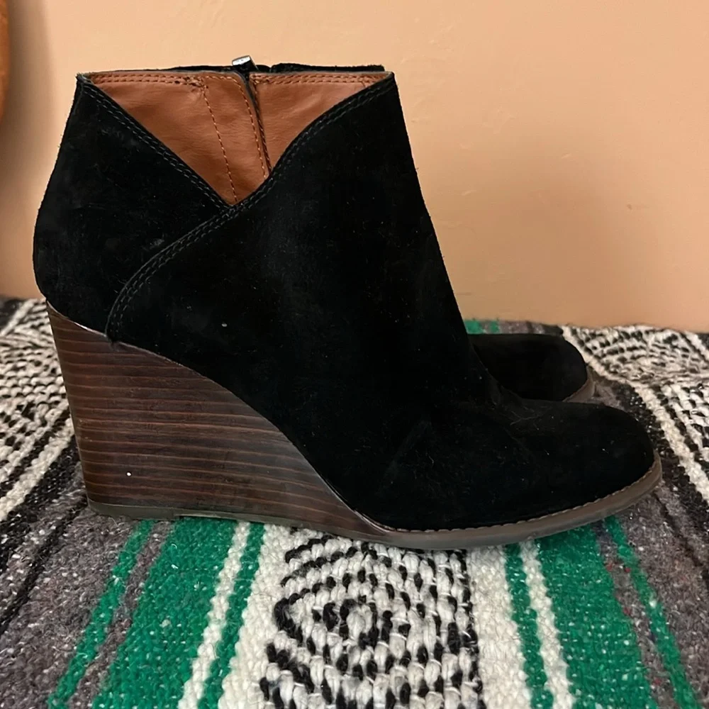 LUCKY BRAND black suede zipper booties