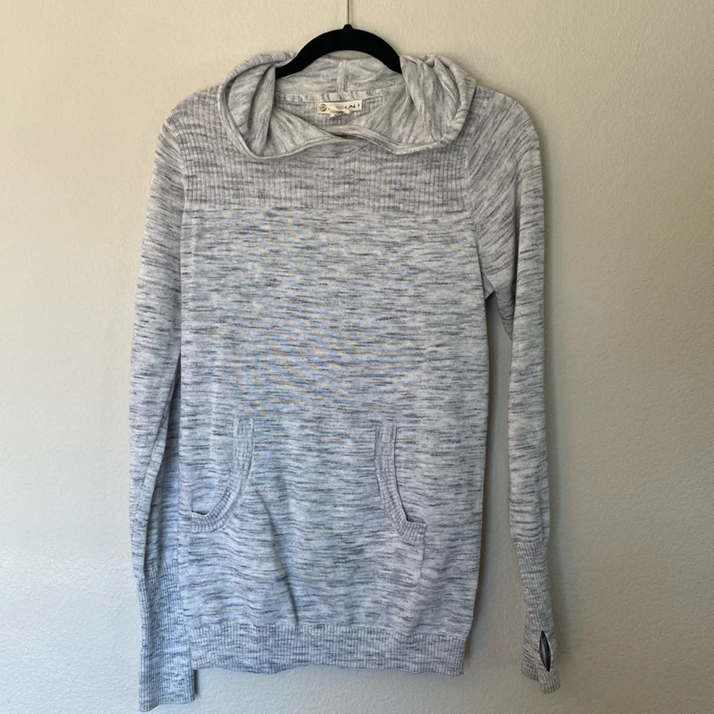 Akini long sleeve hooded sweater women’s medium grey VGUC