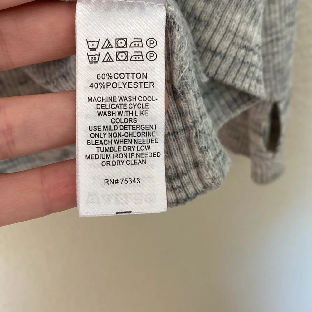 Akini long sleeve hooded sweater women’s medium grey VGUC