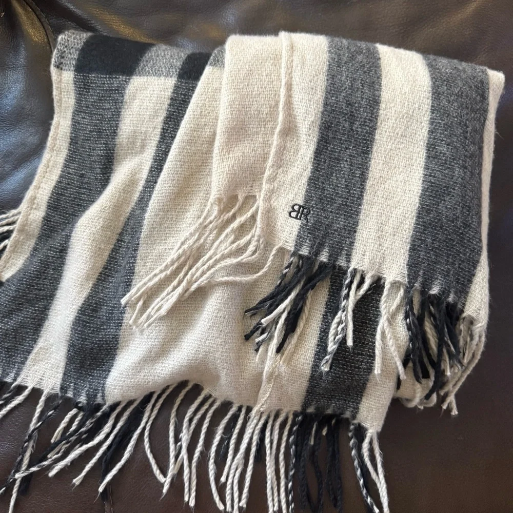 Banana Republic Cashmere Blend Blanket Scarf Wrap