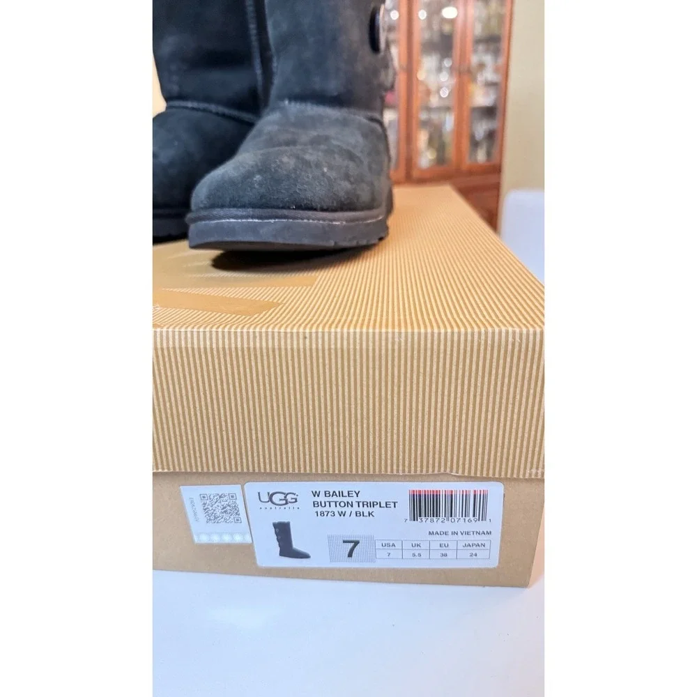 UGG Bailey Button Triplet Tall Boots Black Sheepskin Suede Womens Size 7