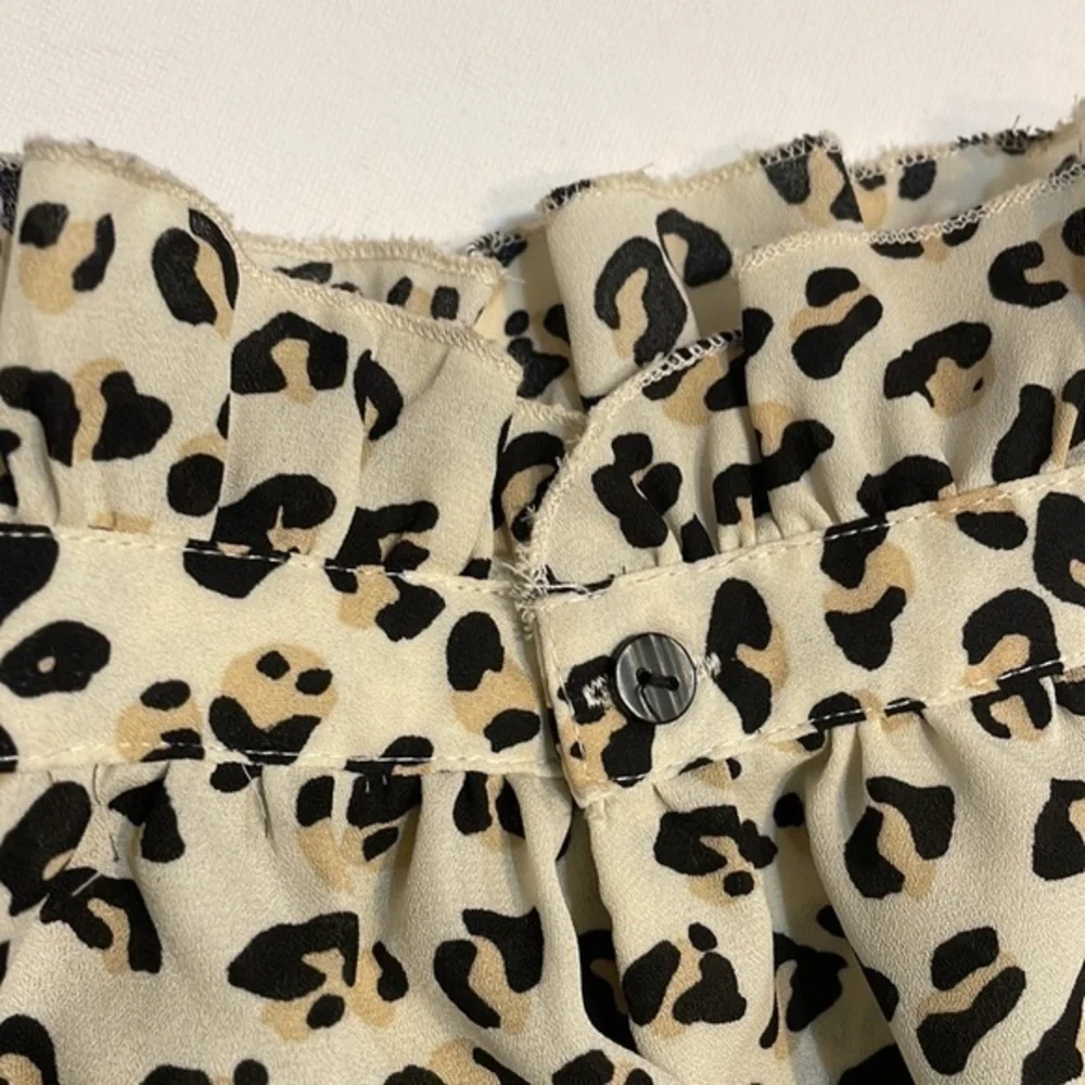 Zac & Rachel blouse animal print long sleeve blouse V Neck leopard Top Sz M