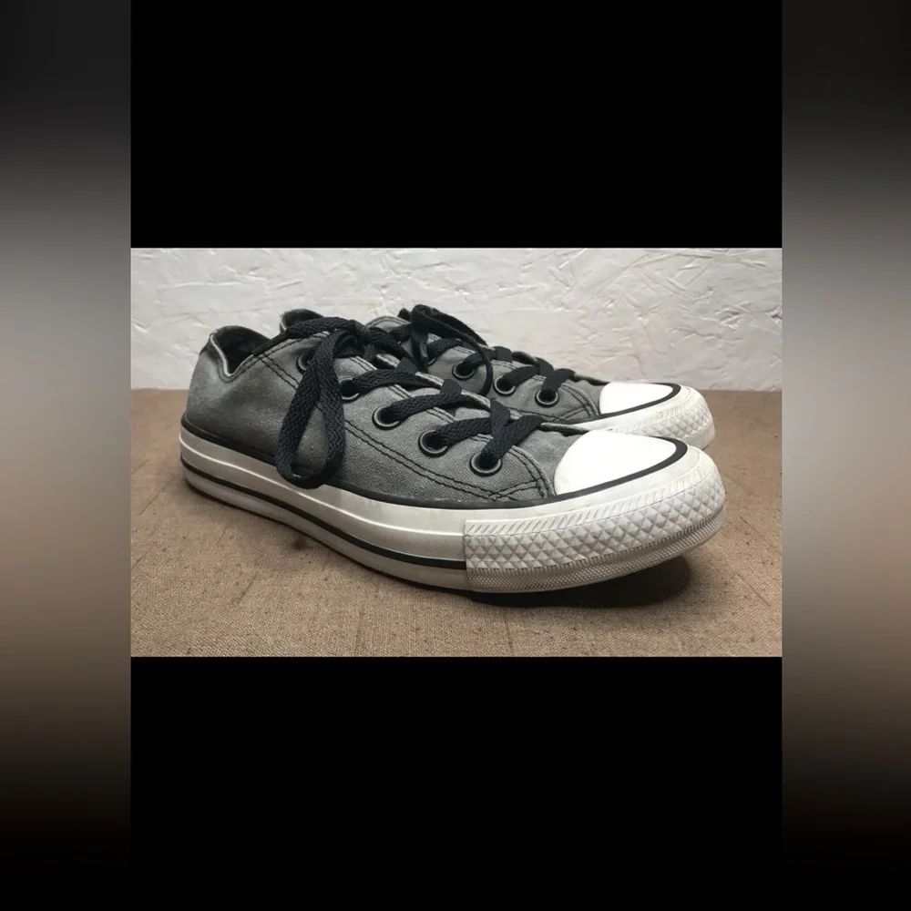 Converse Women's Sneakers Gray Canvas Low Top Size 5 Shoes Chuck Taylor Chucks
