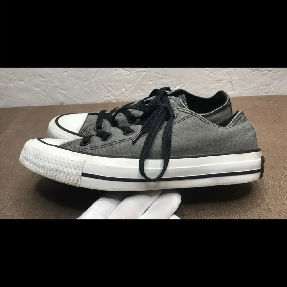 Converse black tab
