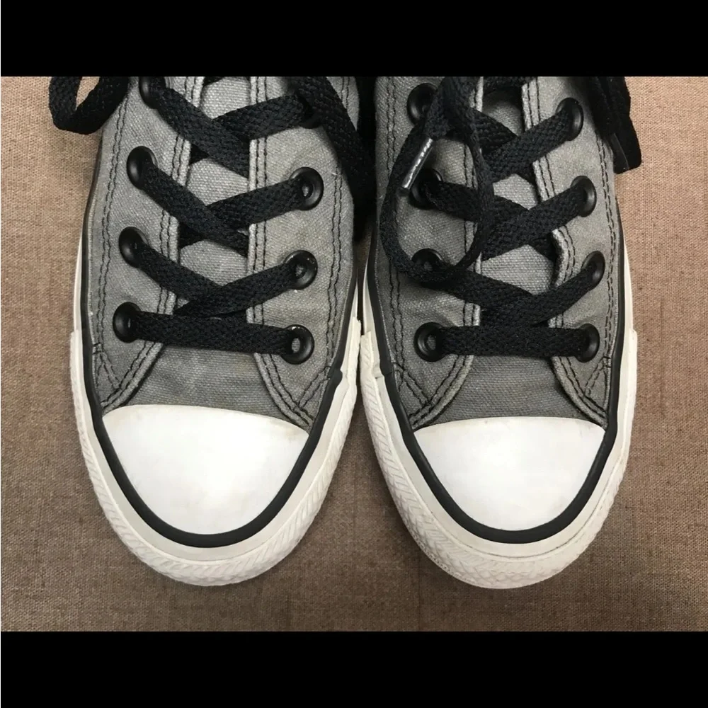 Converse black tab