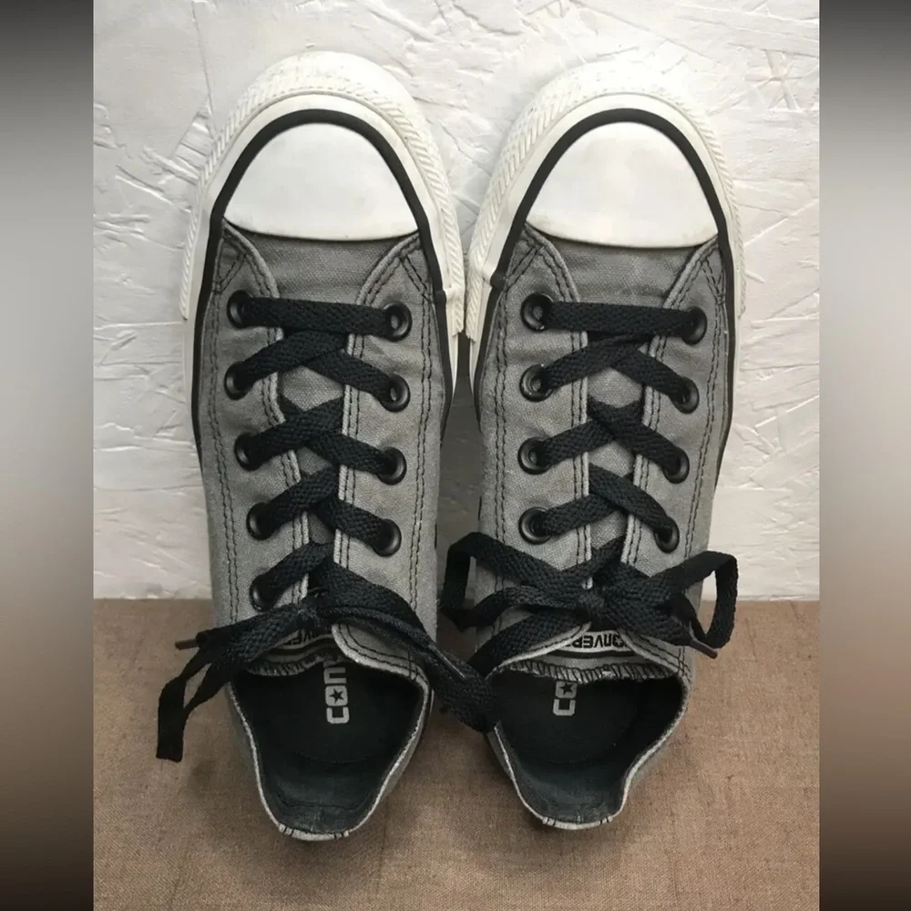 Converse black tab