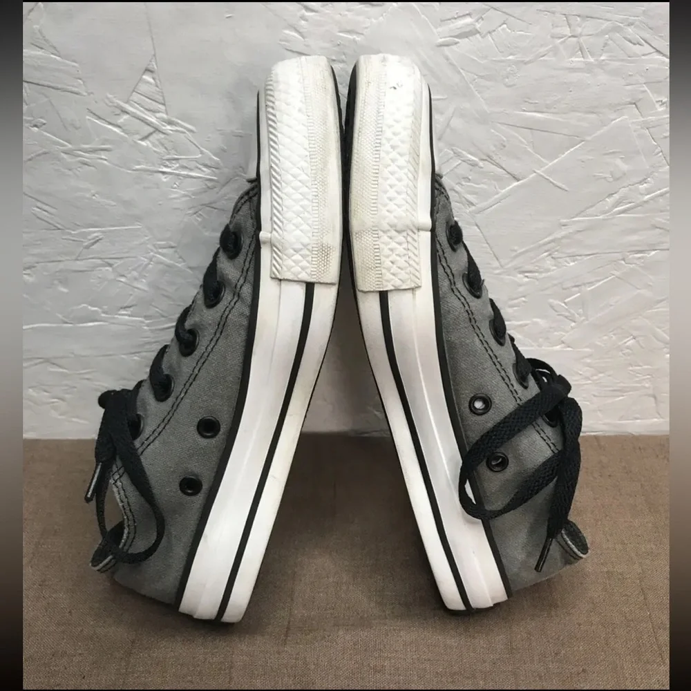 Converse black tab