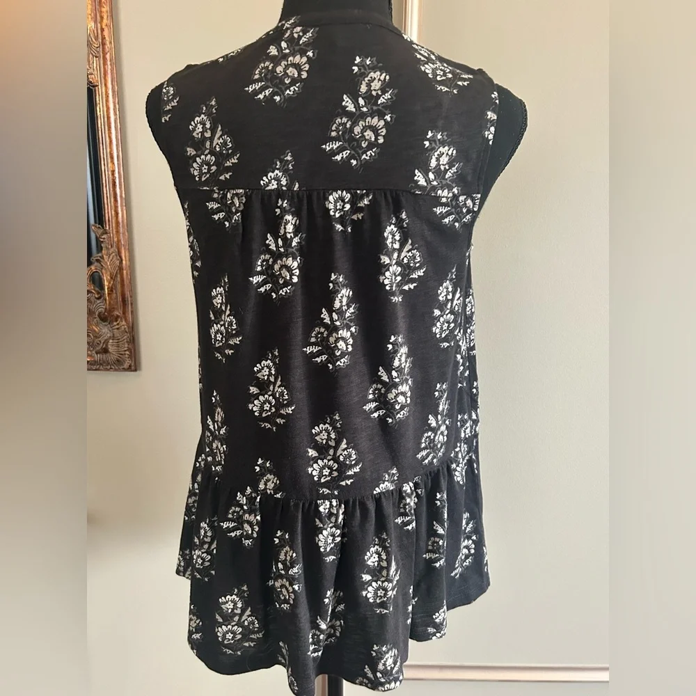 Lucky Brand Black White Floral Peplum Tank Top Sleeveless Boho Cottagecore S