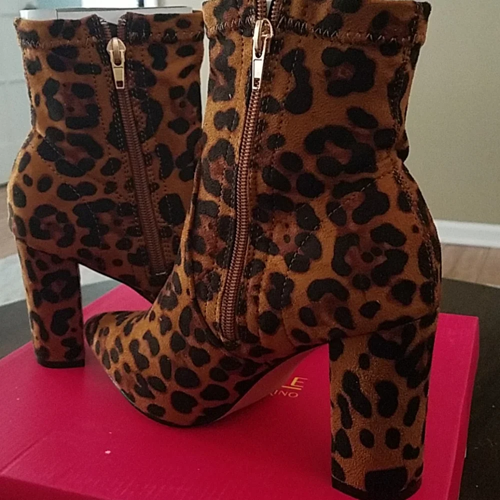 Catherine Malandrino Faux Suede Block Heel Bootie Leopard Print 8