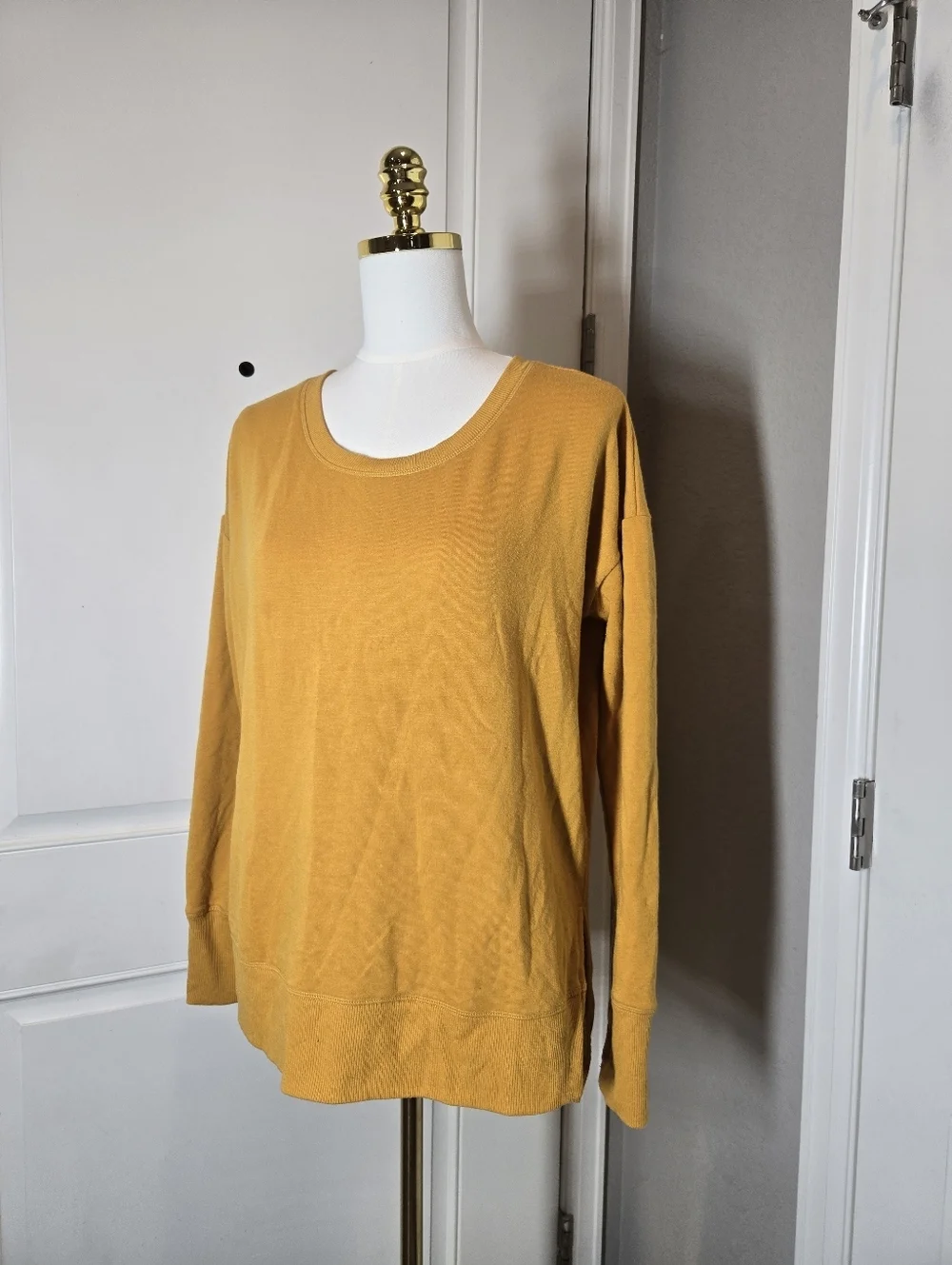 90 Degree by Reflex Mustard Yellow Women's Size Small Fleece Pullover Sweatshirt